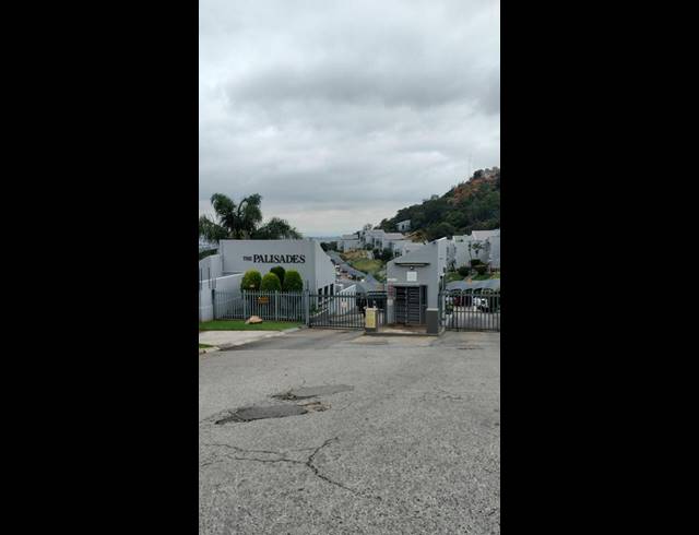 2 BEDROOM TOWNHOUSE FOR SALE IN GLENVISTA